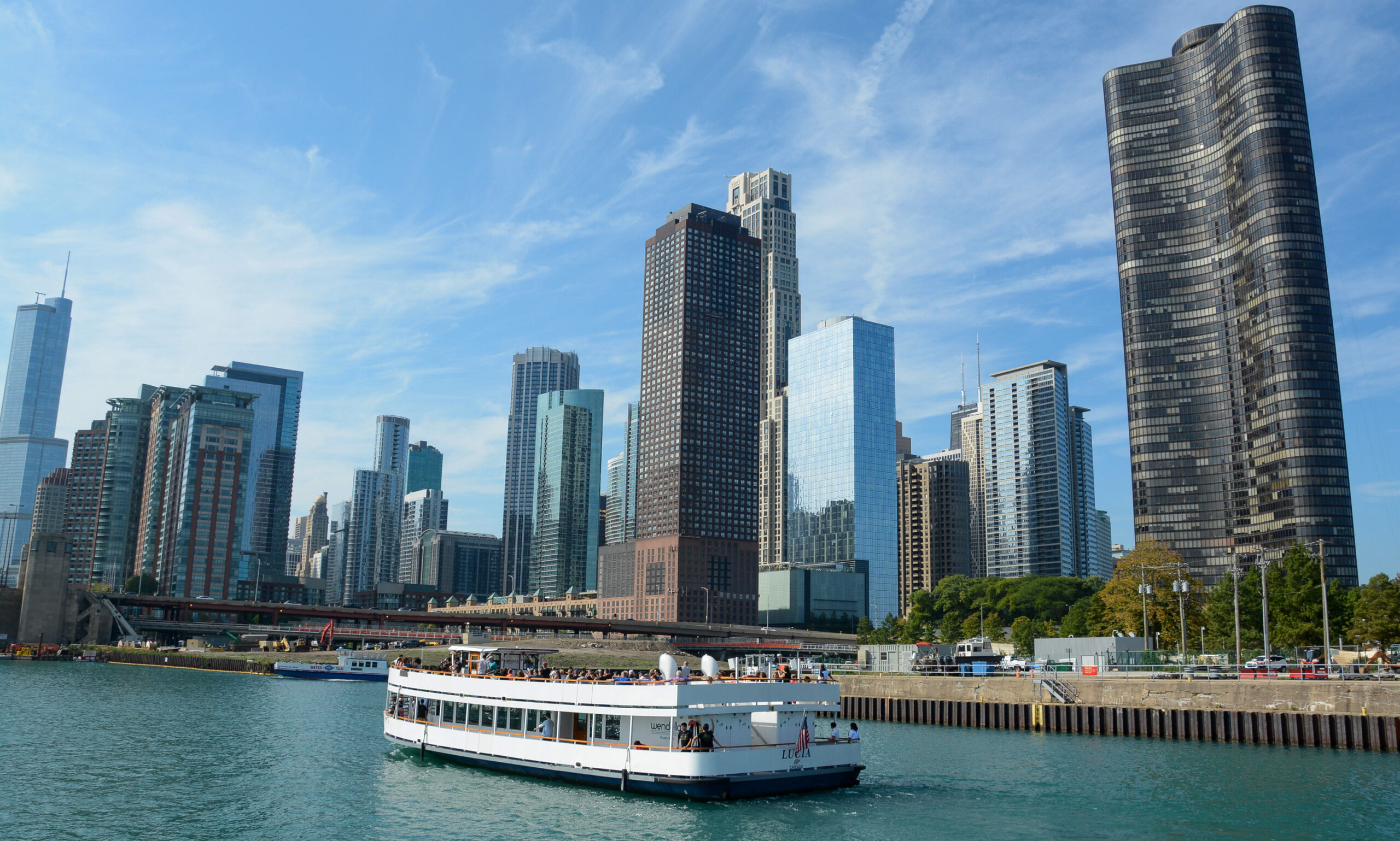 bootstour-chicago-river-route66_foto-ralf-johnen Skyline von Chicago bei Bootstour auf dem Chicago River