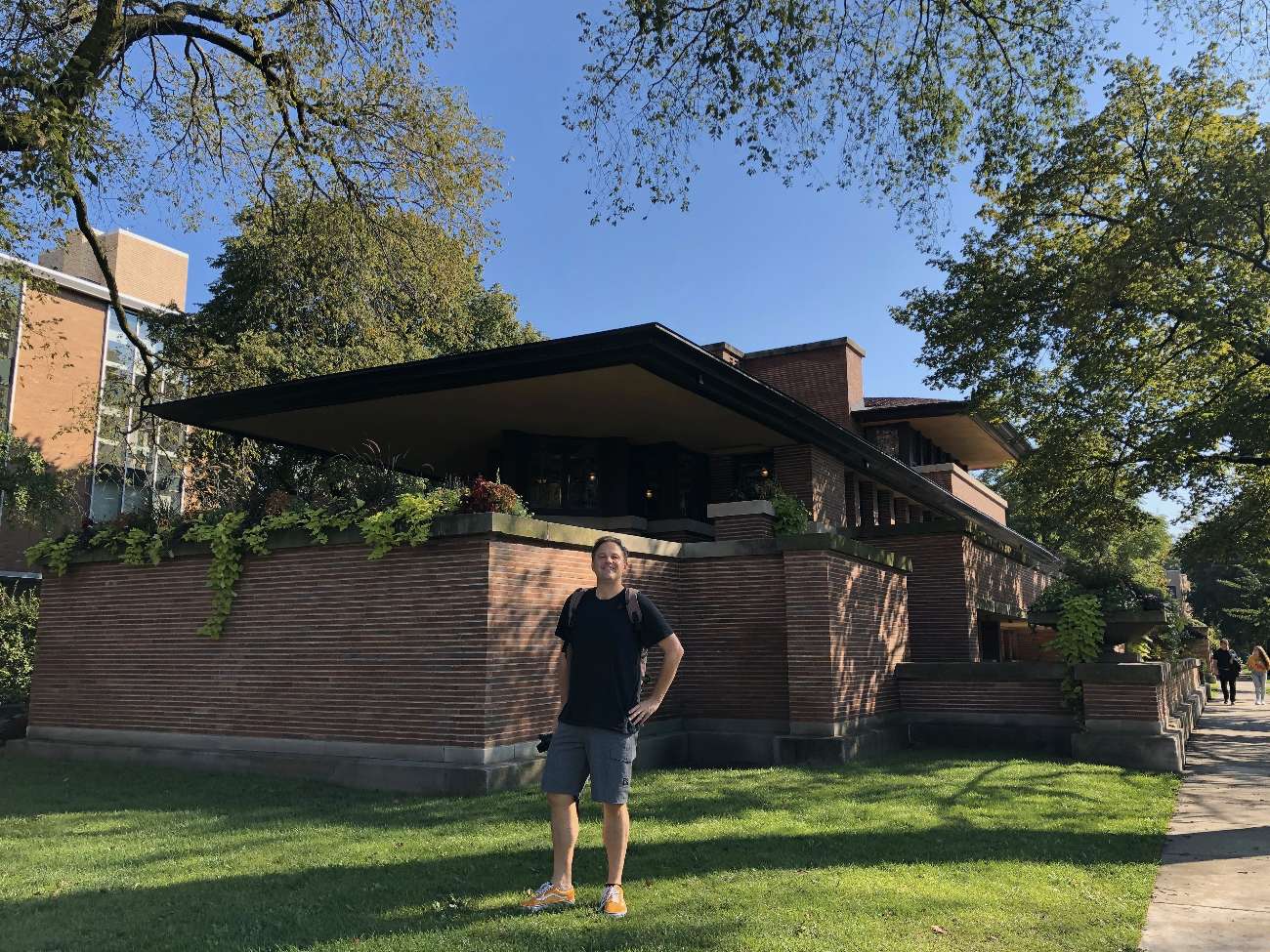 Autor-Ralf-Johnen-vor-Frank-Lloyd-Wrights-Robie-House_Foto-Ralf-Johnen Autor Ralf Johnen vor dem Robie House