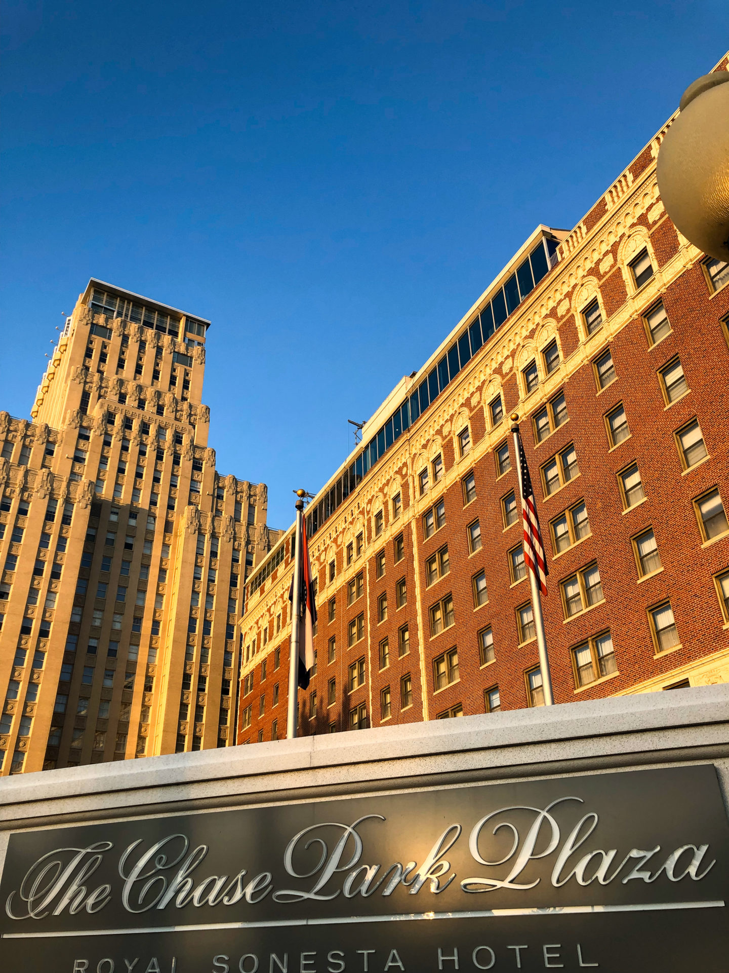 The-Chase-Saint-Louis-Grandhotel-Amerika-Aussenaufnahme-hoch_Foto-Ralf-Johnen Aussenansicht des Luxushotels The Chase in St. Louis, Missouri