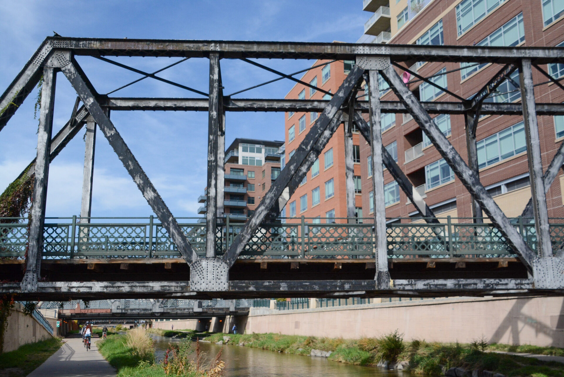 eisenbruecke-radweg-cherry-creek-denver_foto-ralf-johnen Eisenbrücke über den Cherry Creek in Denver