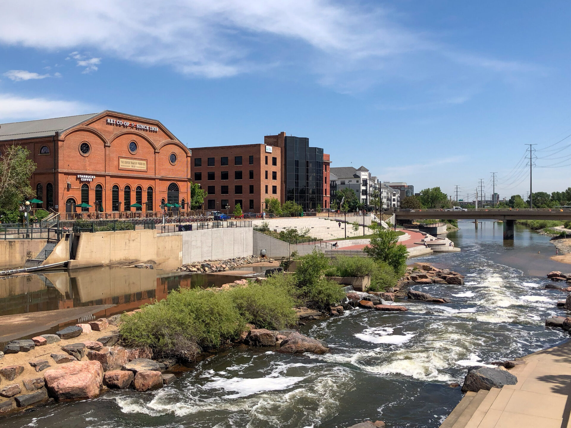 rei-outdoorladen-south-platte-river-denver_foto-ralf-johnen Das Outdoor-Geschäft REI am South Platte River in Denver