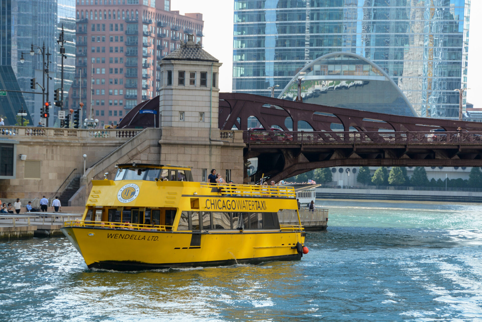 Wassertaxi aufdem Chicago River