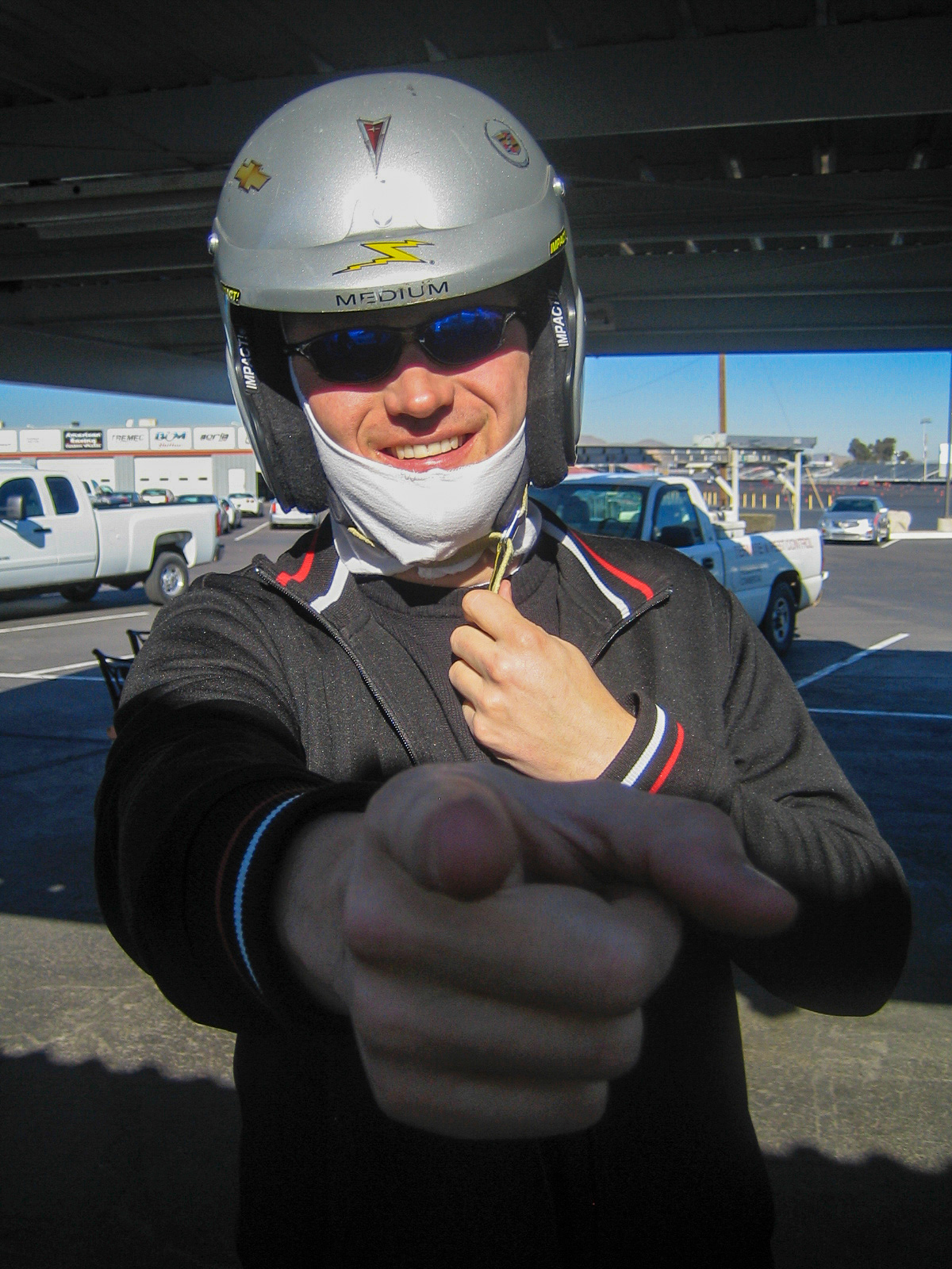 Autor Ralf nach einer Testfahrt auf der Rennstrecke von Scottsdale 