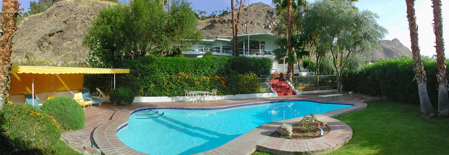 anwesen-pool-howard-hughes-palm-springs-wueste-palmen_foto-stefan-weissenborn Das Anwesen von Howard Hughes in Palm Springs mit Pool und Palmen