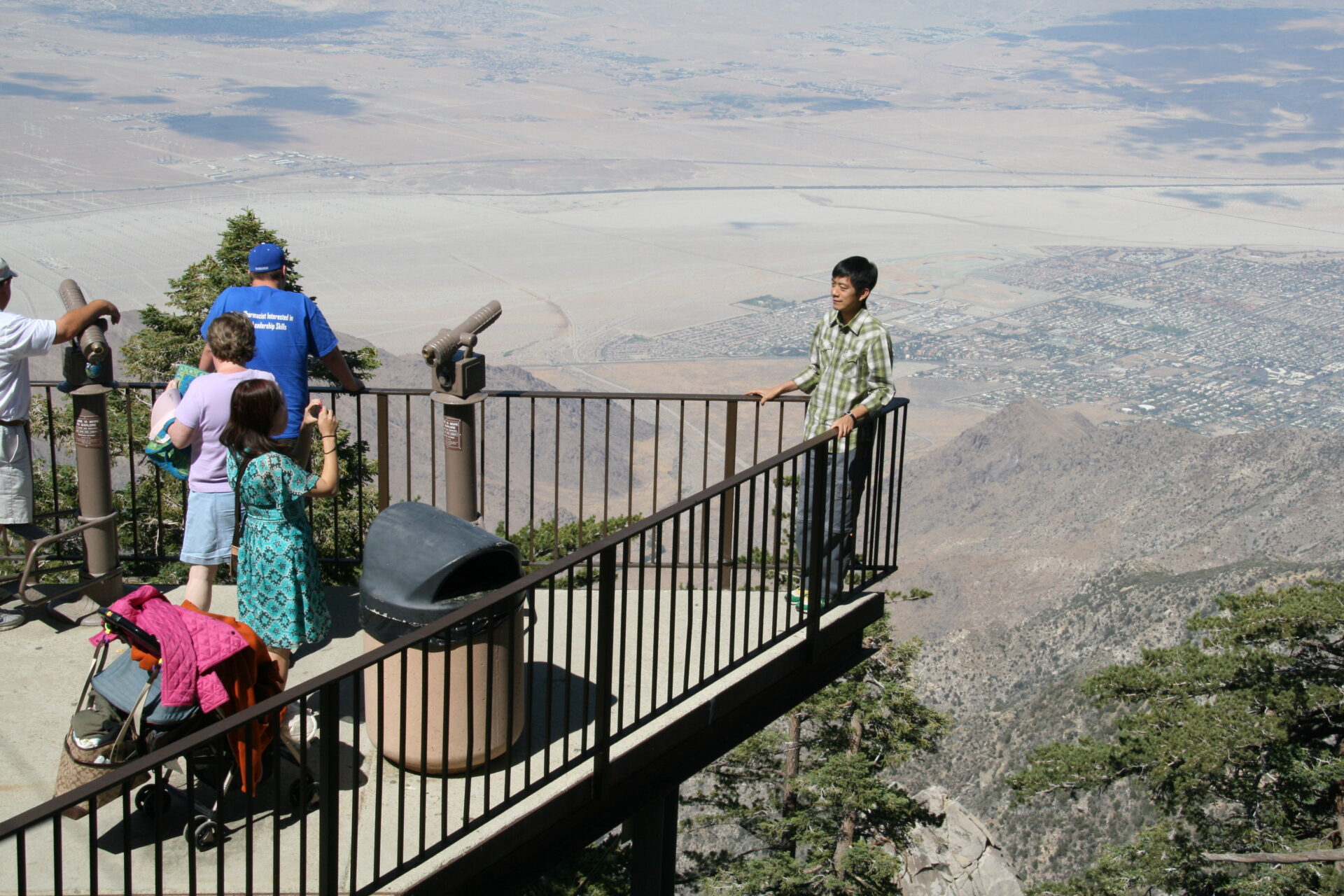 aussichtplattform-mount-jacinto-palm-springs-aerial-tramway_foto-stefan-weissenborn Besucher auf dem Mount Jacinto bei Palm Springs