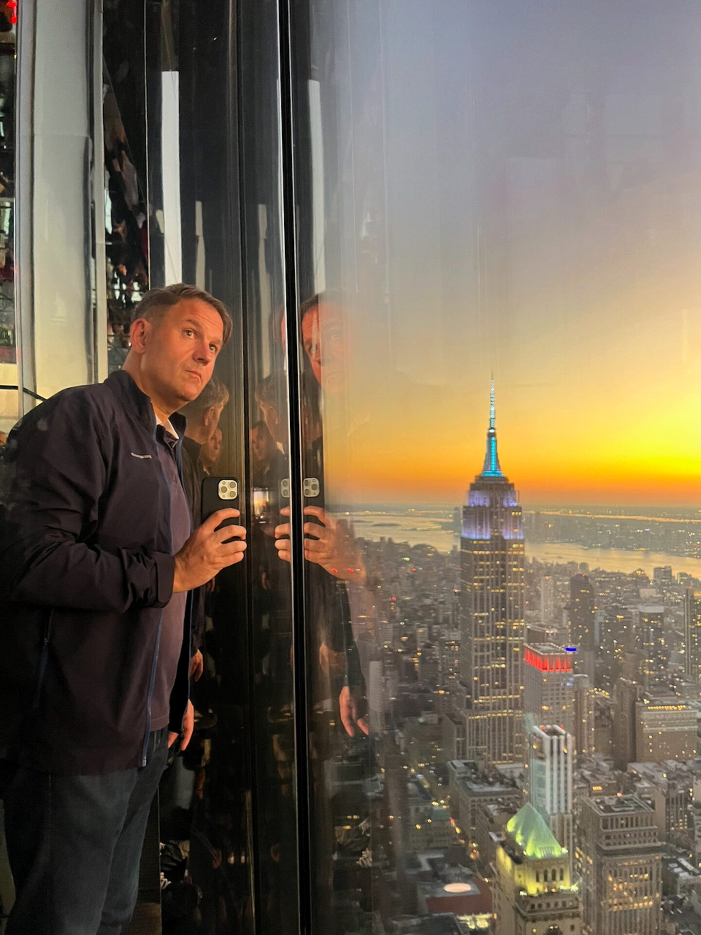autor-selfie-one-vanderbilt-new-york-city_foto-ralf-johnen Mann macht Selfie in Spiegelkonstruktion des One Vandebilt