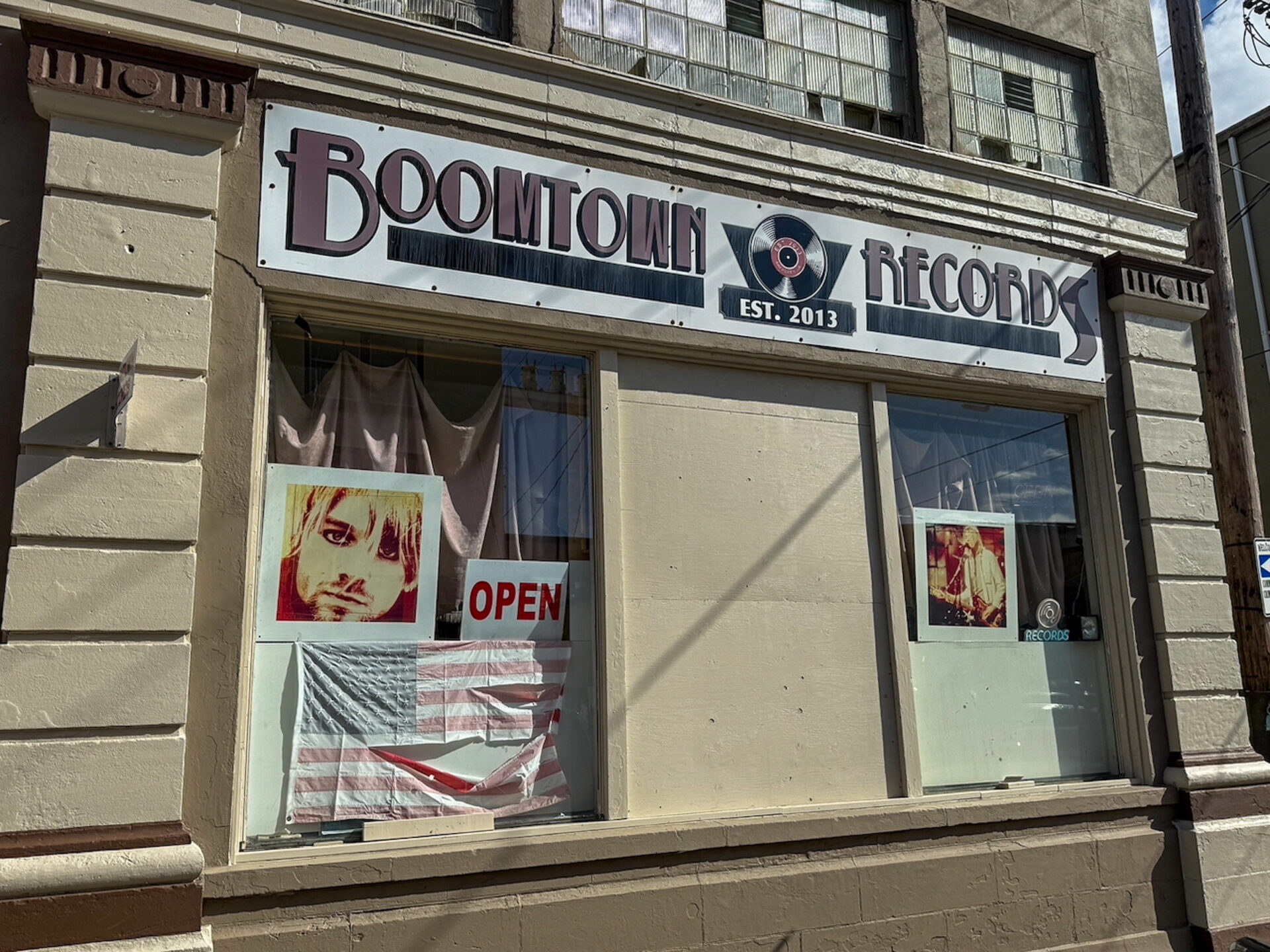 Das Schallplattengeschäft Boomtown Records in Aberdeen, Washington