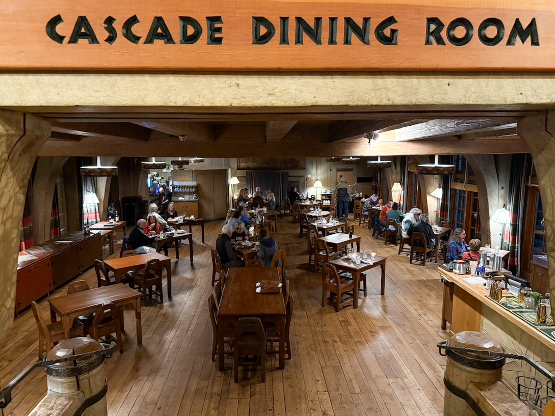 Der Cascade Dining Room in der Timberline Lodge 