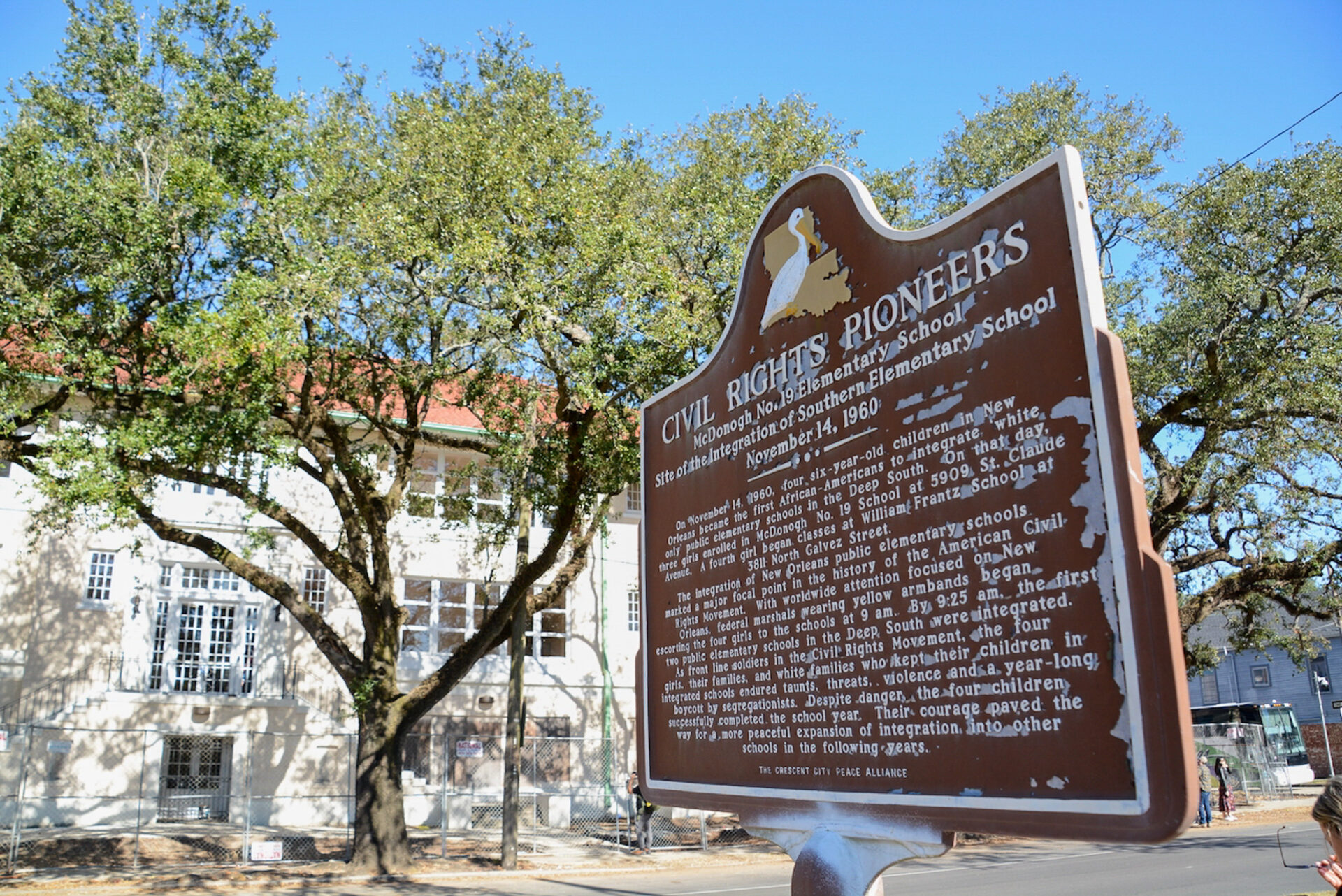 mcdonogh-grundschule-new-orleans_foto-ralf-johnen Hinweisschild für die historische Bedeutung der McDonogh Elementary School in New Orleans