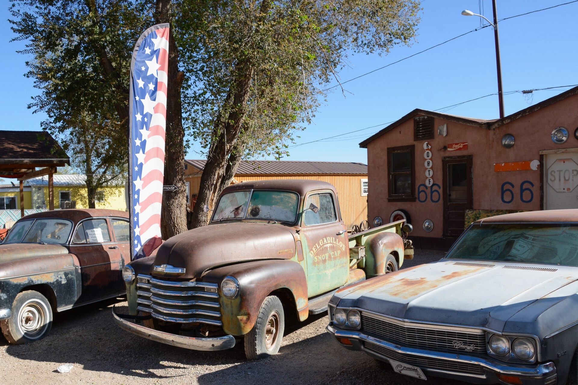 Oldtimer in Seligman, Arizona, bei Angel Delgadillos Souvenirladen 