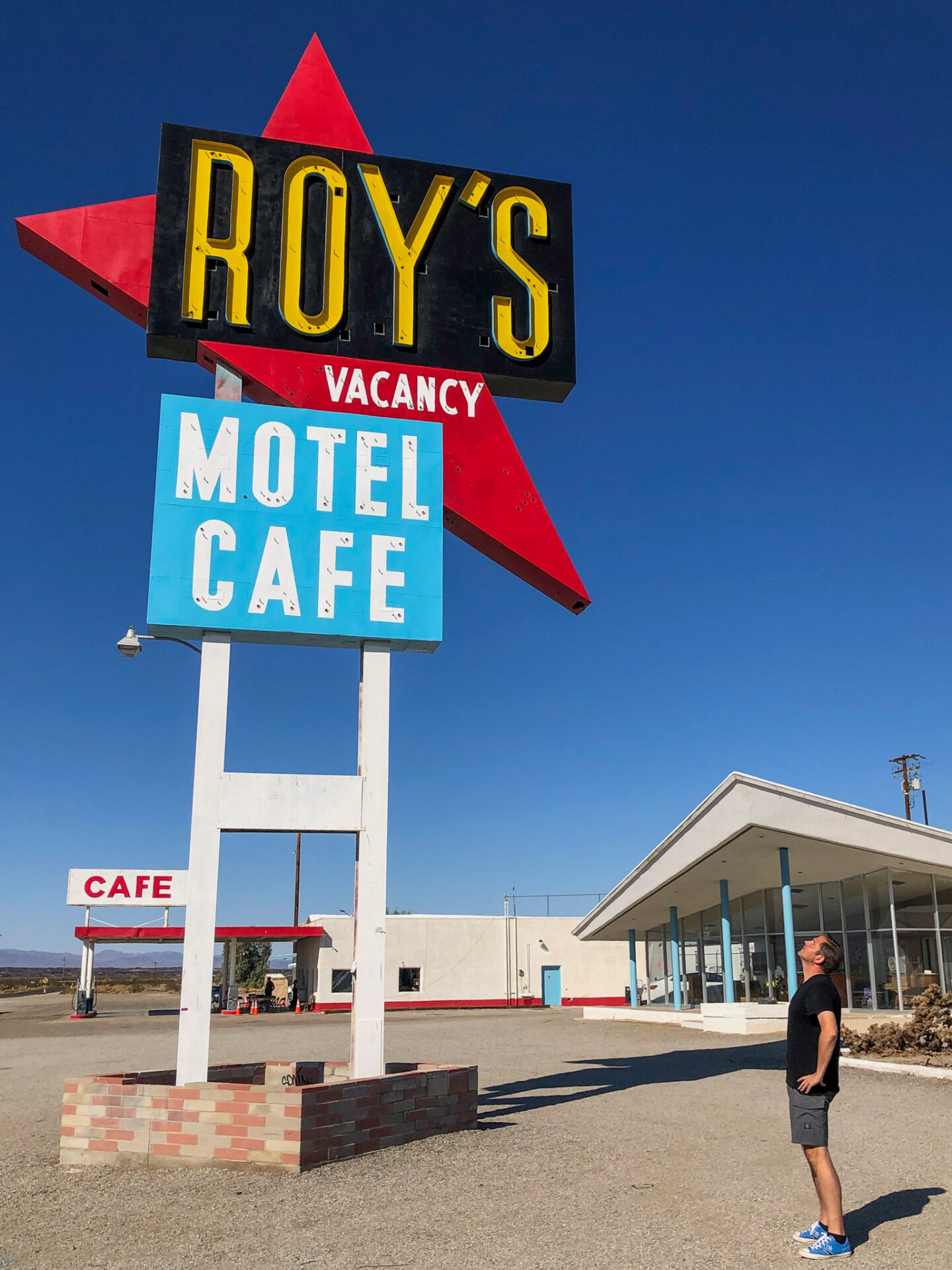 roys-motel-cafe-amboy-kalifornien_foto-ralf-johnen Roy's Motel in Kalifornien ist heute eine Tankstelle mit Kiosk