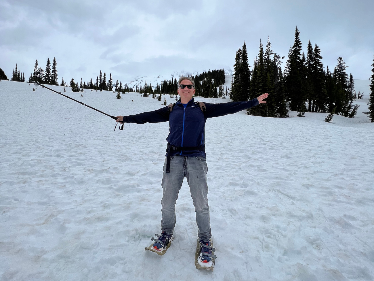 Autor Ralf auf Schneeschuhen im Mount Ranier National Park