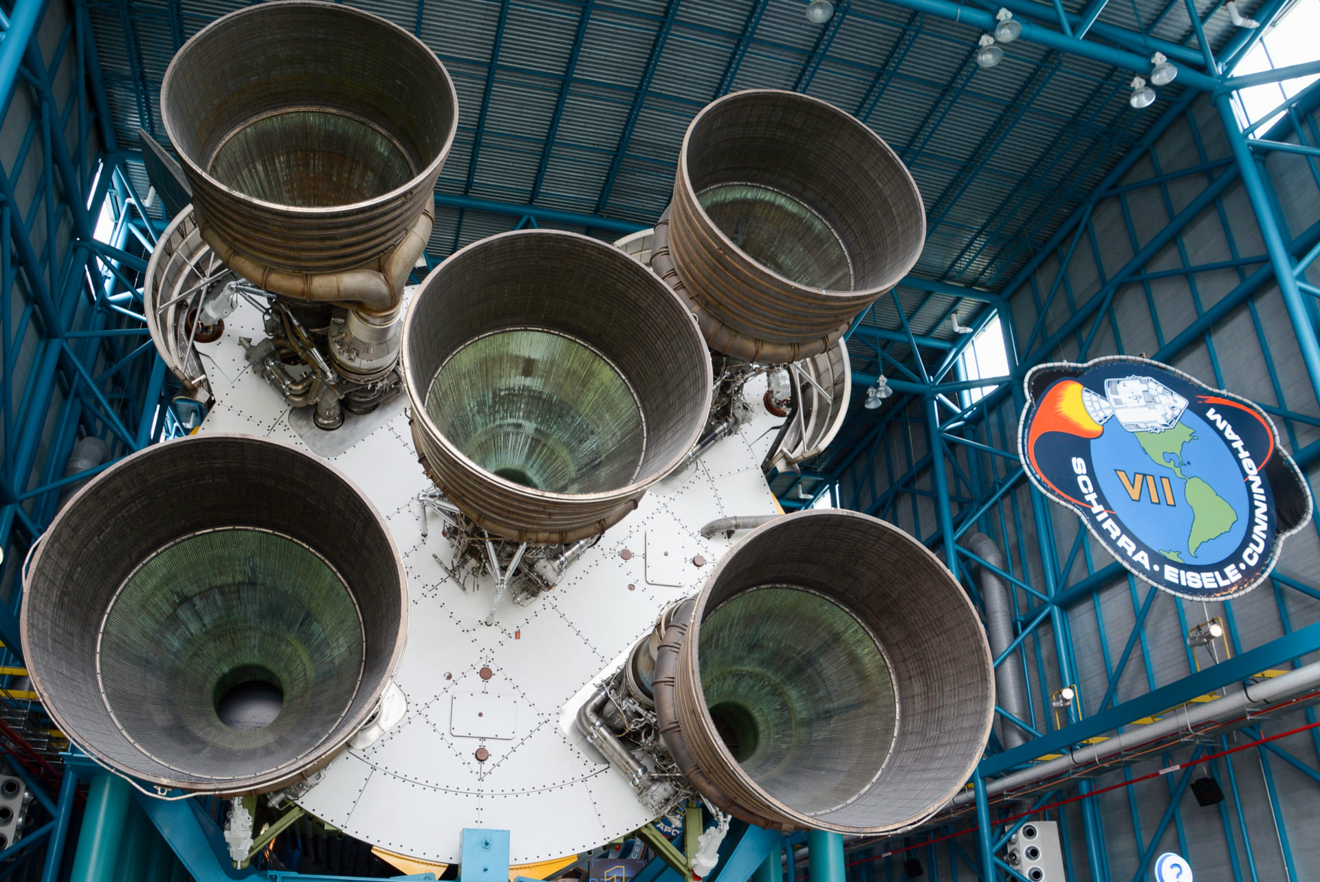 Cape-Canaveral-Rakete-Triebwerke_Foto-Ralf-Johnen Raketentriebwerke im Kennedy Space Center