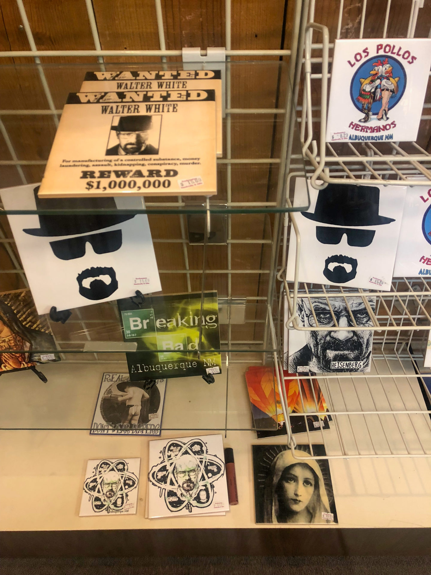 Breaking-Bad-Merchandise-Old-Town-Albuquerque_Foto-Ralf-Johnen Albuquerque ist die Stadt aus Breaking Bad. Ein Souvenirshop in der Altstadt ist dem Fernseherfolg gewidmet