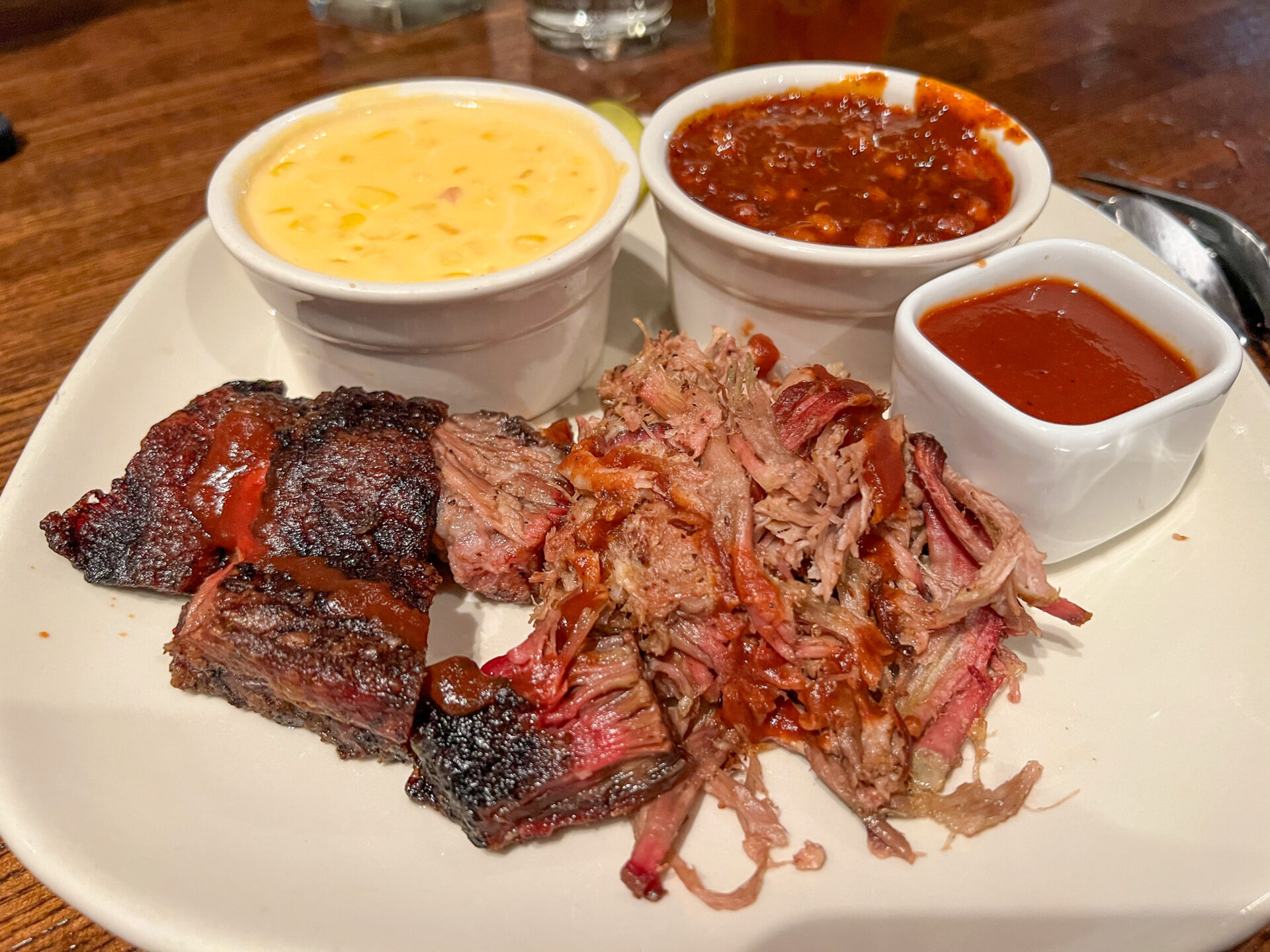 barbecue-jack-stack-kansas-city_foto-ralf-johnen Barbecue mit viel Fleisch bei Jack Stack in Kansas City, der Heimatstadt von Schauspieler Jason Sudeikis (Ted Lasso)
