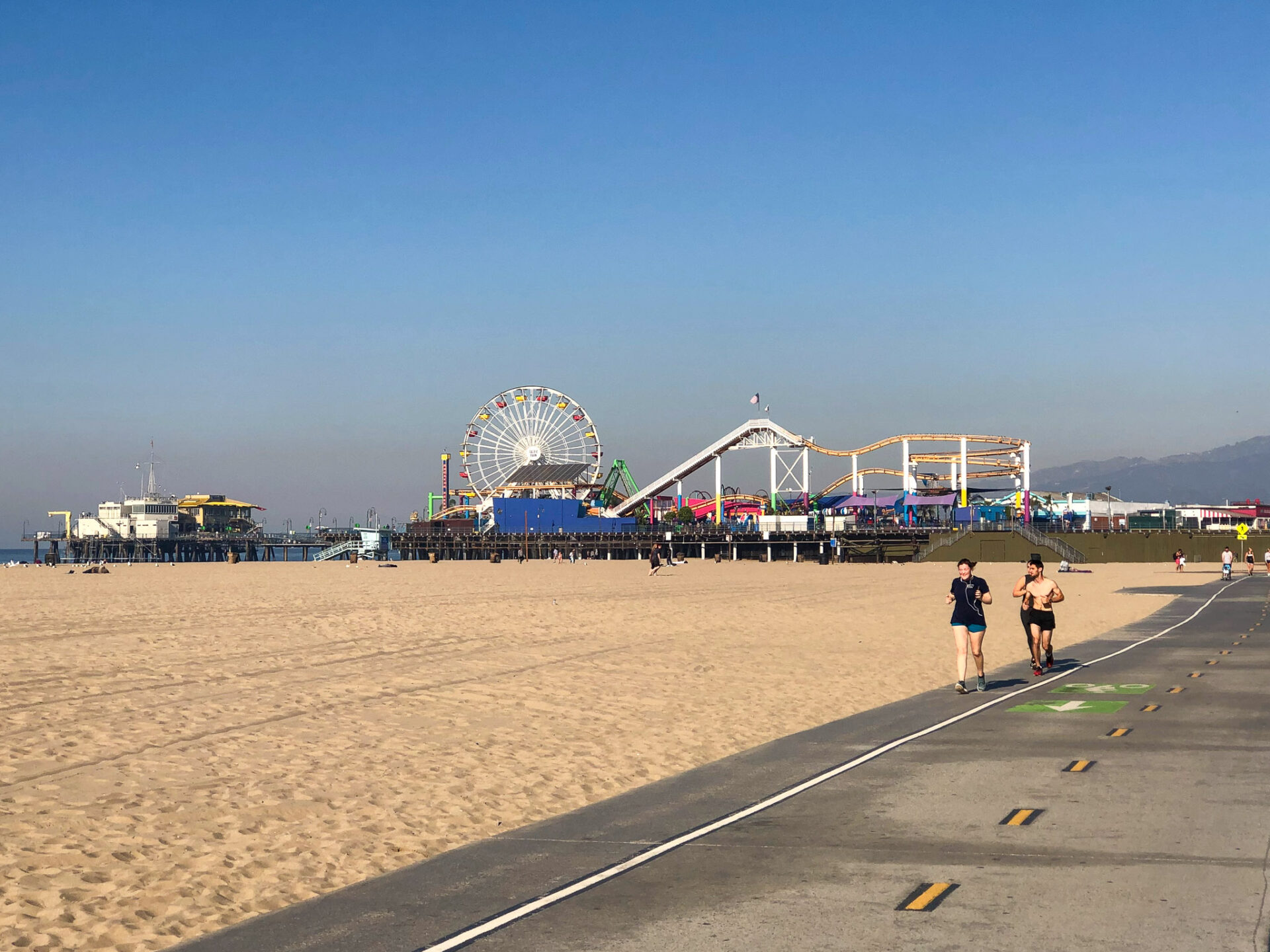 Der Santa Monica Pier in Kalifornien gilt heute als offizieller Endpunkt der Route 66