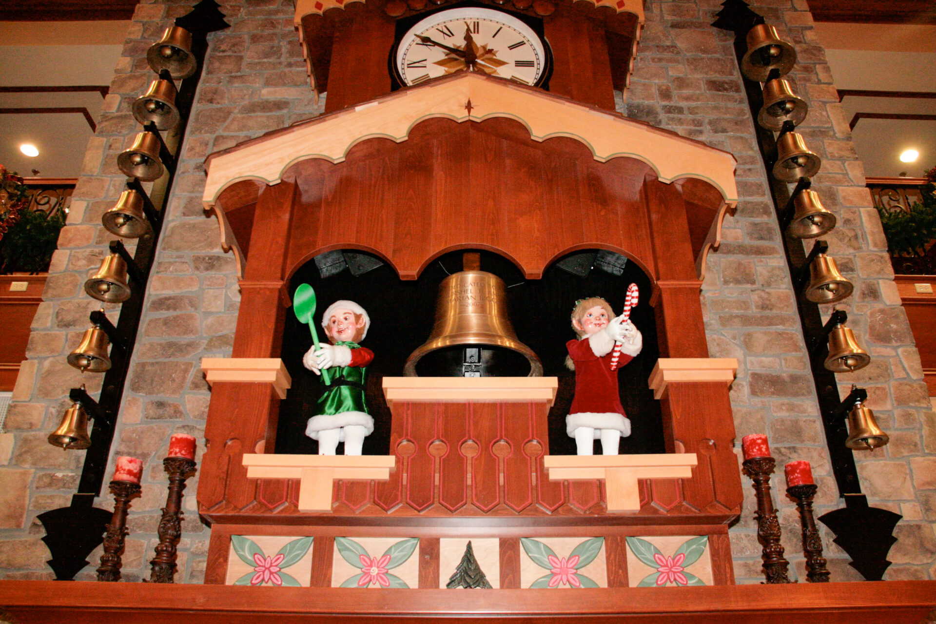 Glockenspiel im Inn at Christmas Place in Tennessee