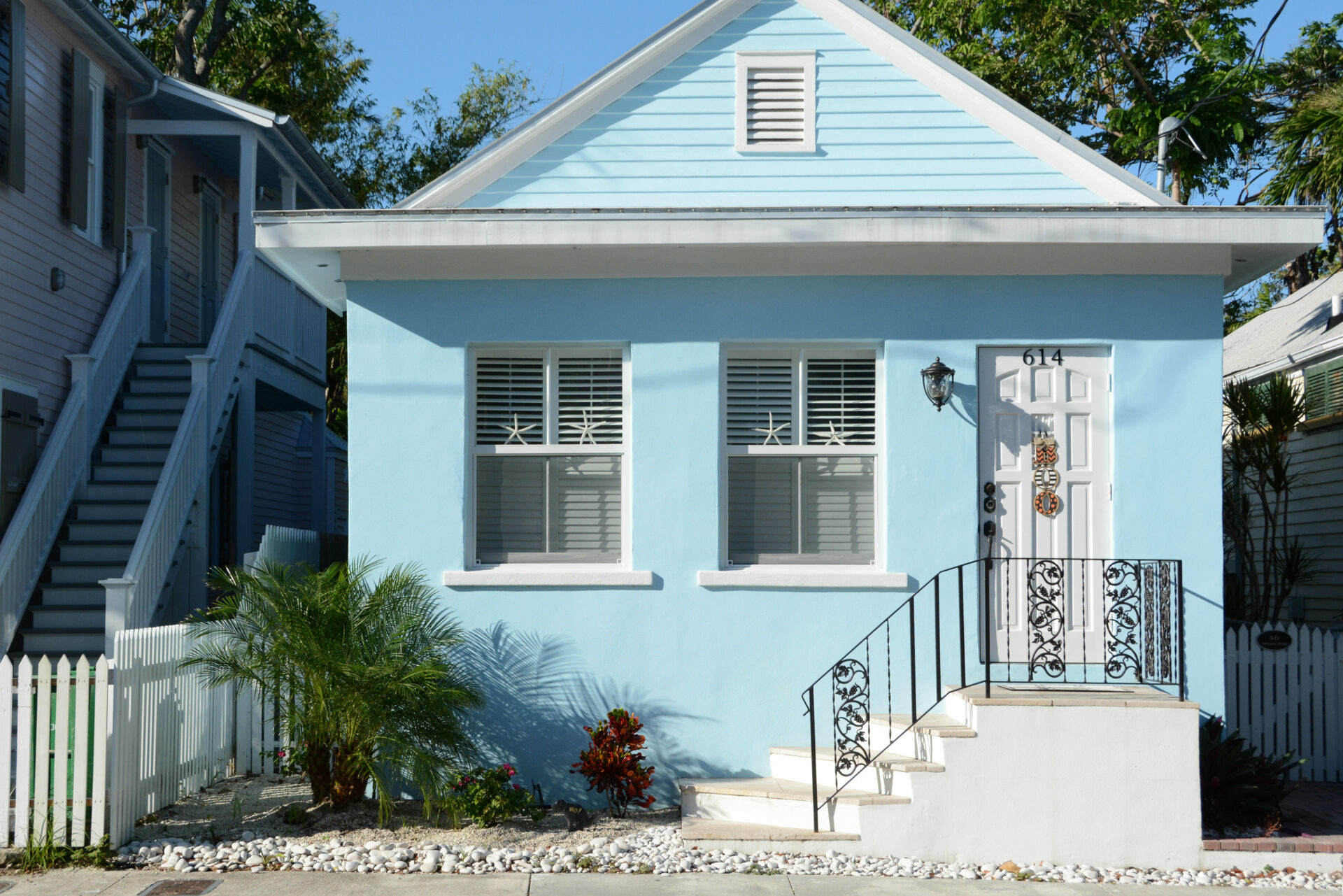 Pastellfarbenes-Tiny-House-Key-West-Florida_Foto-Ralf-Johnen Pastellfarbenes Haus gesehen bei einer Fahrradtour auf Key West