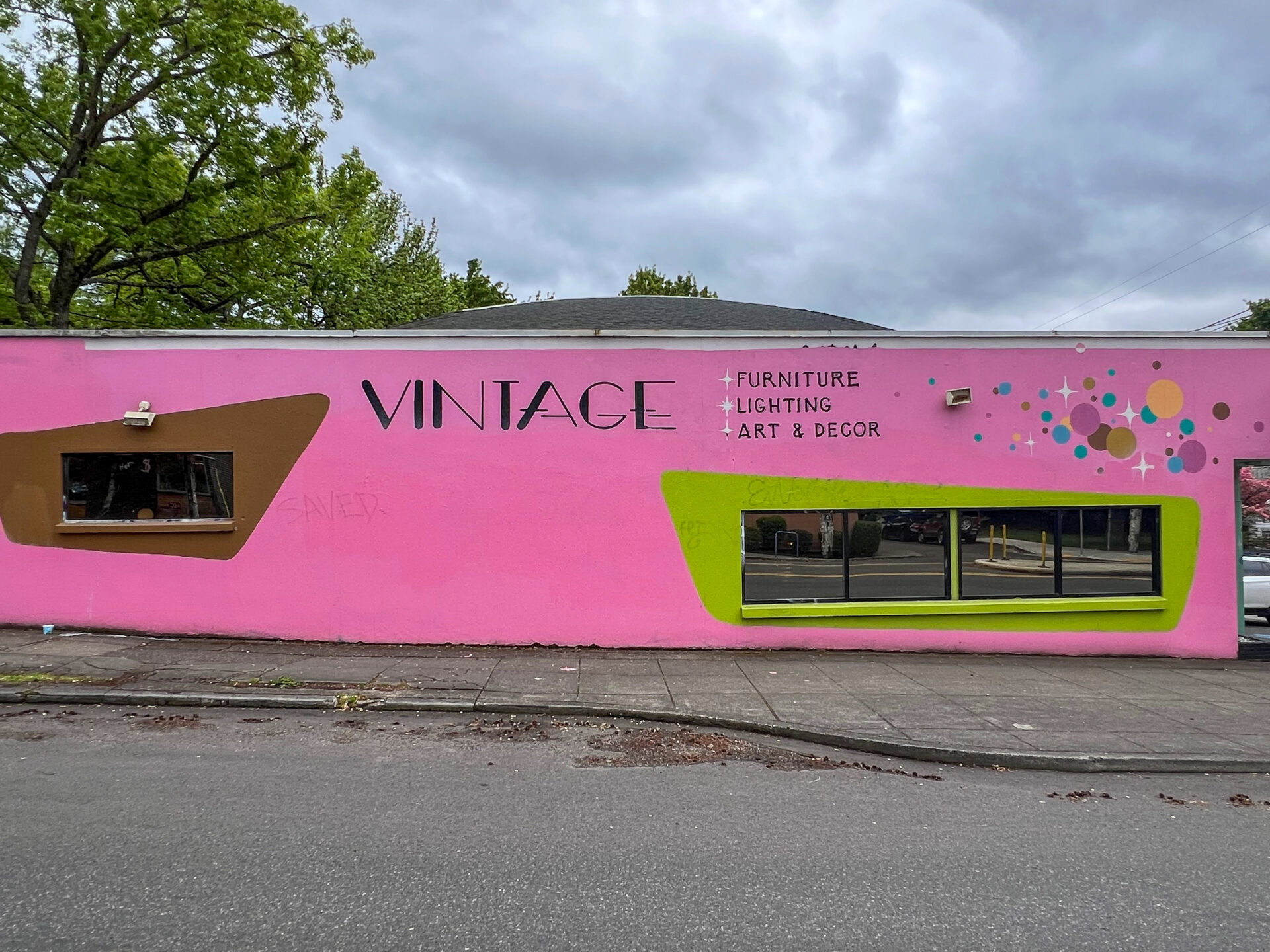 vintage-laden-hawthorne-portland-oregon_foto-ralf-johnen Vintage-Laden mit auffälliger pinker Fassade im Stadtteil Hawthorne in Portland, Oregon